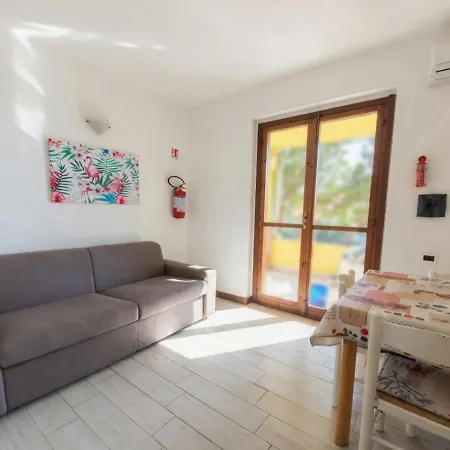 Paradise Flat 48-49 - View, Garden & Parking - 200m