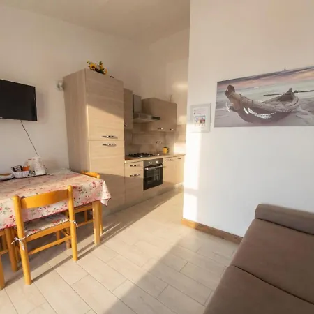 Paradise Flat 48-49 - View, Garden & Parking - 200m Διαμέρισμα