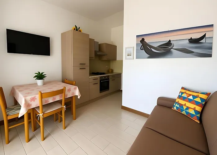 Paradise Flat 48-49 - View, Garden & Parking - 200M Beach Daire