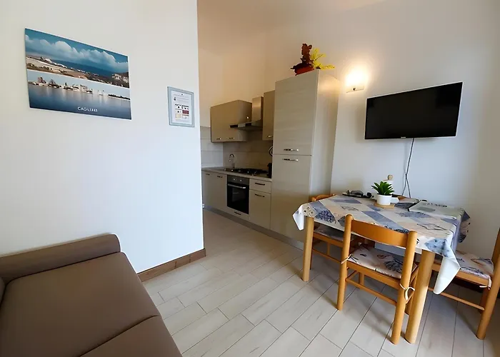Paradise Flat 48-49 - View, Garden & Parking - 200M Beach